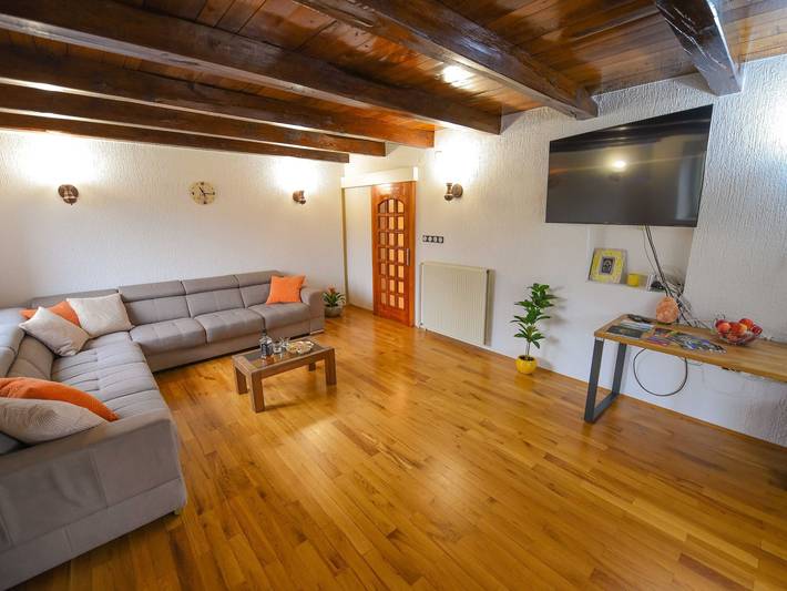 Ferieudlejning for 16 personer, med terrasse, børnevenlig i Slovenien