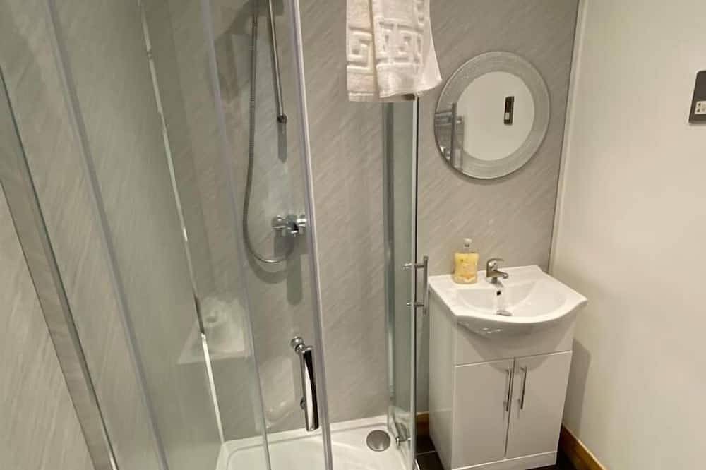 Doppelzimmer-Komfort-Ensuite mit Dusche-Double Room in Stockton-on-Tees