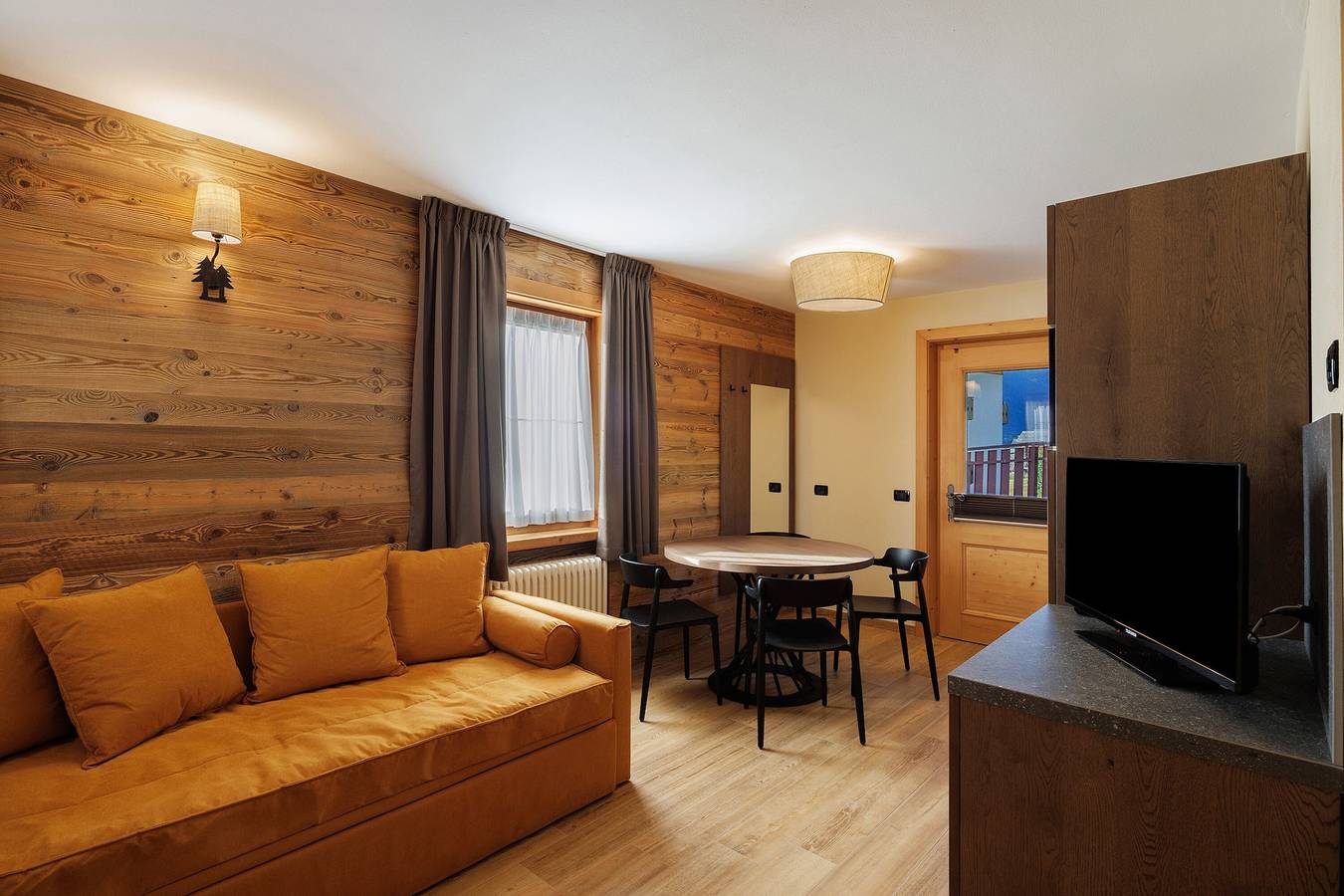 Ganze Wohnung, Ferienwohnung 'Monte Vago' mit Bergblick, Gemeinschaftsgarten und Wi-Fi in Livigno (Stadt), Livigno
