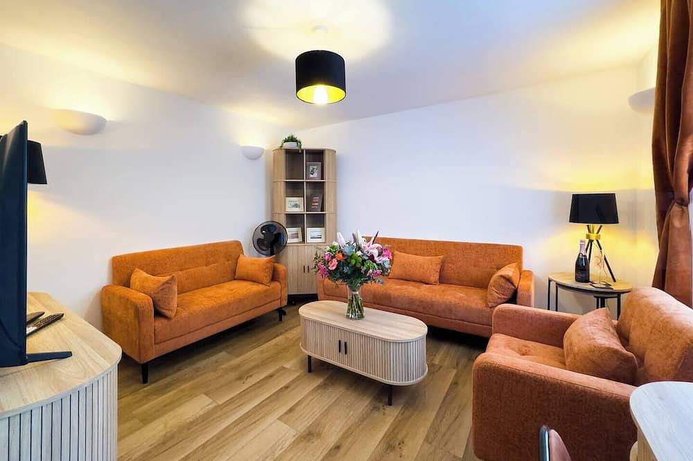 Dreamland Cottage, Margate, sleeps 6 by Adliv in Botany Bay, Kent