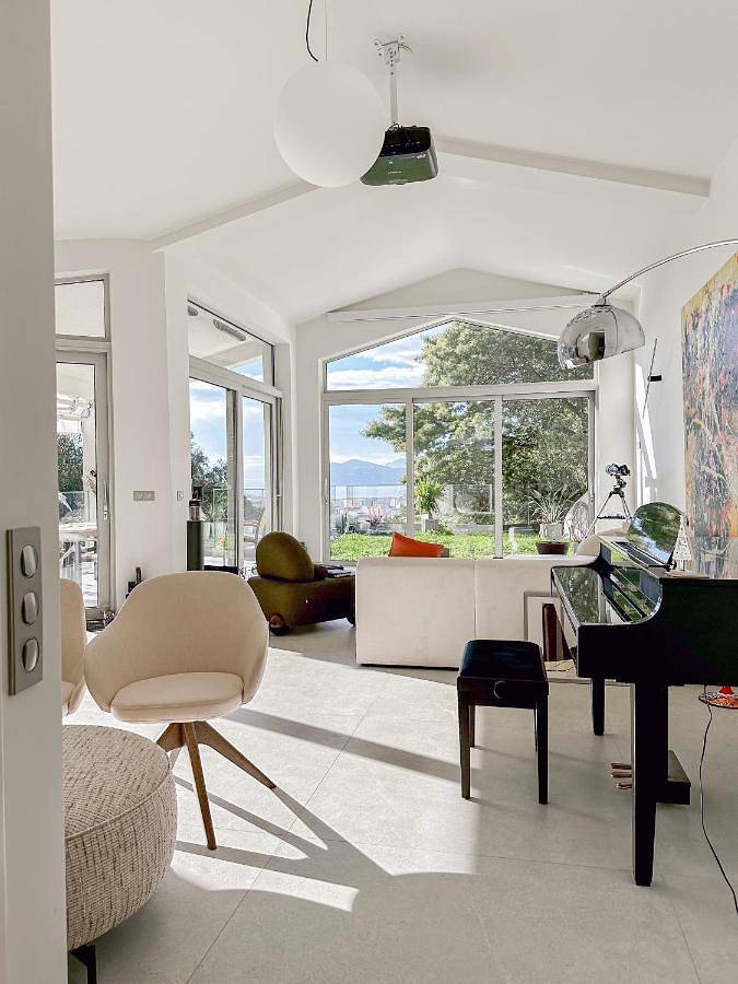 Villa pour 9 personnes, avec jardin ainsi que jacuzzi et piscine à Cannes