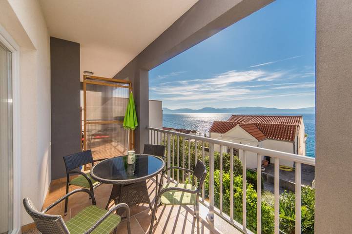 Apartament wakacyjny dla 4 osób, z balkon w Brist