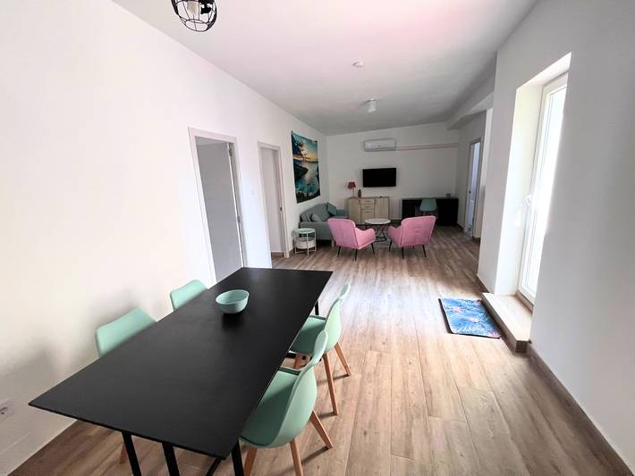 Apartamento entero, Apartamento nuevo en un auténtico pueblo español - impresionantes vistas al mar in Ador, Costa de Valencia