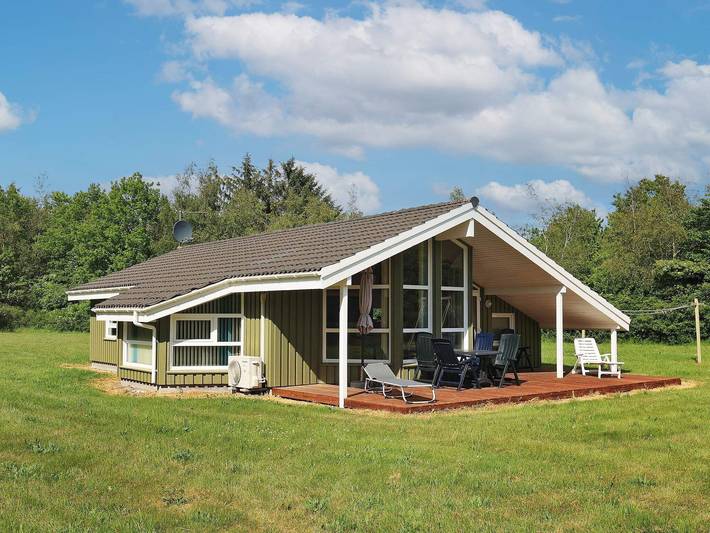 Feriehus for 6 personer, med Jacuzzi og Terrasse i tillegg til Sauna i Nordjylland