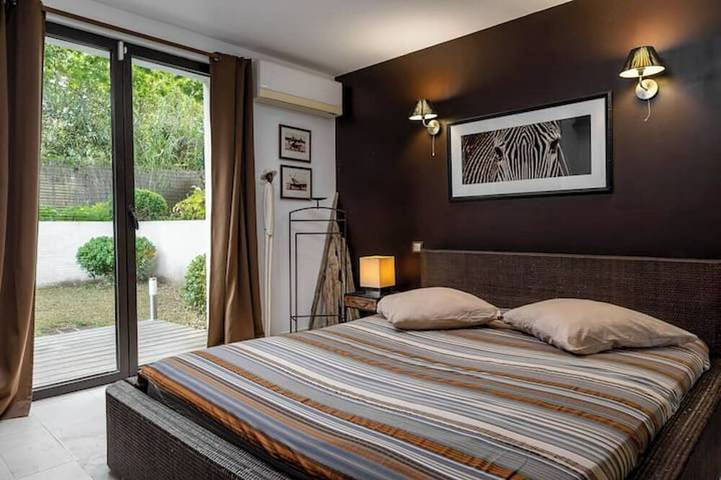 Location de vacances pour 10 personnes dans Plage de la Bouillabaisse - 2