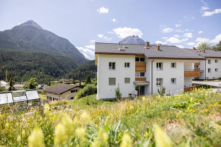 Ferienwohnung für 5 Personen, mit Balkon und Terrasse sowie Garten in Scuol