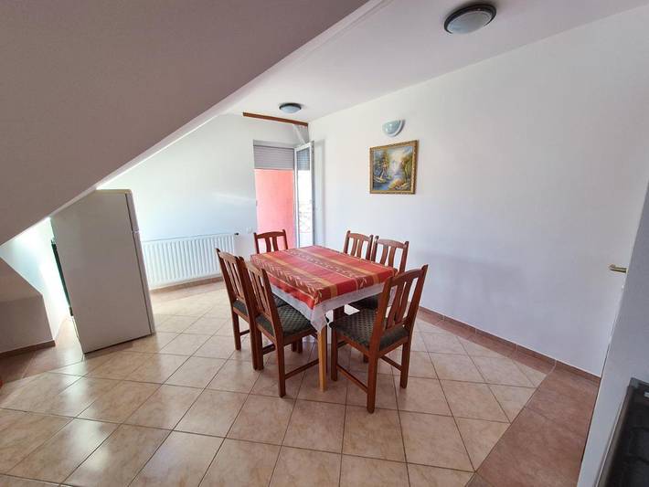 Ferienhaus für 6 Personen, mit Ausblick und Garten sowie Seeblick in Zamardi - 2