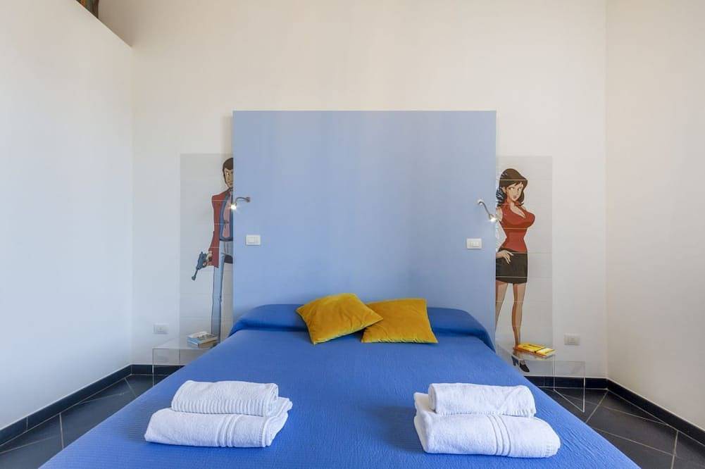 Entire apartment, This colorful and welcoming apartment, ideal for up to 4 people, is strategically located in Lecce: outside the restricted traffic zone but just steps from the historic center. Just 400 meters from Porta San Biagio, it's easy to immerse yourself in the w in Lecce, Lecce Province