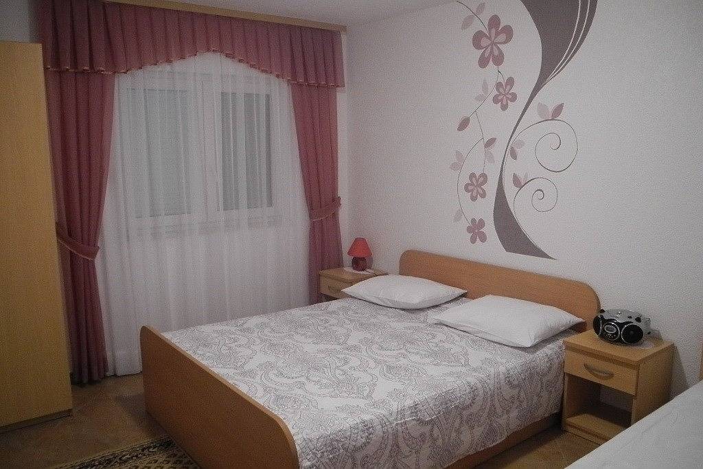Ganze Wohnung, 2-Zimmer-Ferienwohnung mit Balkon und Meerblick Zablace, Sibenik A-23960-c in Sibenik, Šibenik-Knin