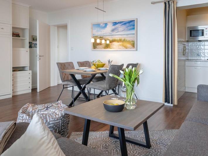 Ganze Ferienwohnung, Dwarslöper 2 - 2 Zimmerwohnung am Strand - Hervorragender Meerblick aus der 5. Etage in Westerland, Sylt (Gemeinde)