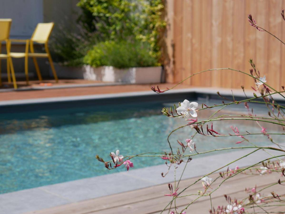 Appartement entier, Perfect Studio - au calme avec terrasse, jardin, piscine in Libourne, Région de Libourne