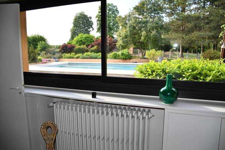 Gîte pour 2 personnes, avec jardin et terrasse ainsi que piscine et vue à Changé - 4