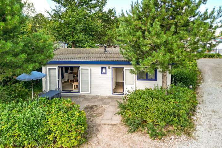 Chalet für 6 Personen, mit Balkon/Terrasse und Terrasse sowie Garten und Kinderpool in Egmond aan Zee