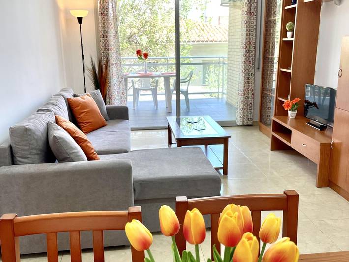 Gîte pour 6 personnes, avec piscine ainsi que balcon et jardin dans La Pineda - 2