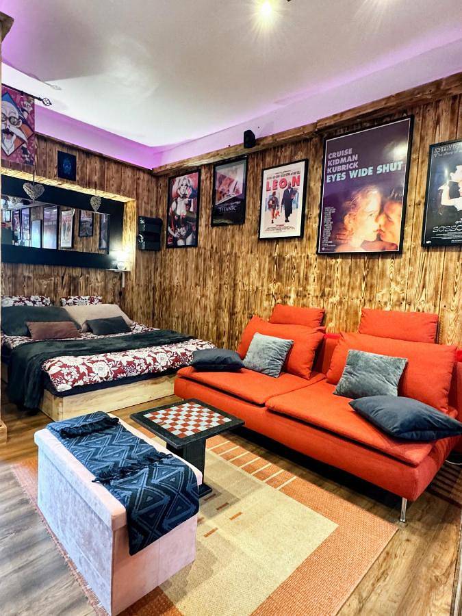 Appartement entier, Romantic Room - Studio Jardin - Proche Disneyland Paris in Crécy-la-Chapelle, Seine-et-Marne