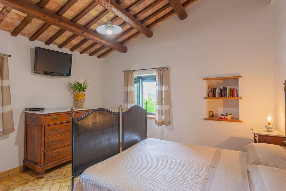 Maravillosa casa de vacaciones privada con A/C, piscina privada, Wifi, Tv, patio, aparcamiento in Penne, Provincia de Pescara