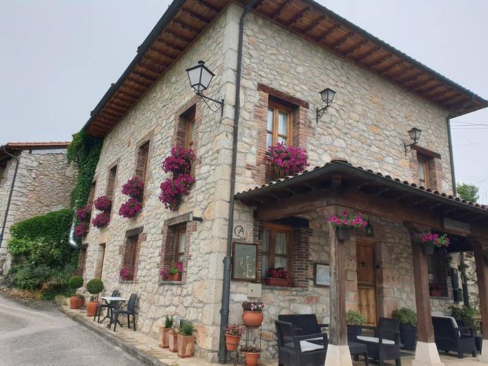 Casa rural para 2 personas, con vistas además de jardín y balcón en Asturias - 2