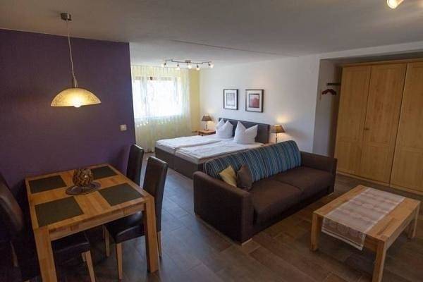 Ganze Ferienwohnung, Gästehaus Lehne - Fewo 1 in Boffzen, Landkreis Holzminden
