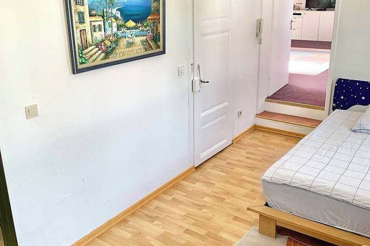 Ganze Wohnung, Komplette Ferienwohnung im Zentrum Bad Homburg - 20 Min. zu Frankfurt mit S-Bahn in Bad Homburg vor der Höhe, Bad Homburg