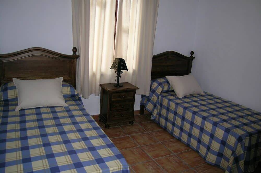 Estilo andaluz, gran piscina privada, cerca de la playa, 2 baños, hermoso jardín - Casa Juan - in La Fontanilla, Conil de la Frontera