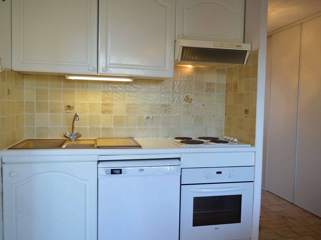 Family-Friendly 3-Room House with Mezzanine, 400m from Beach - Terrace, Dishwasher, and Washing Machine in La Côte Vermeille, Argelès-sur-Mer