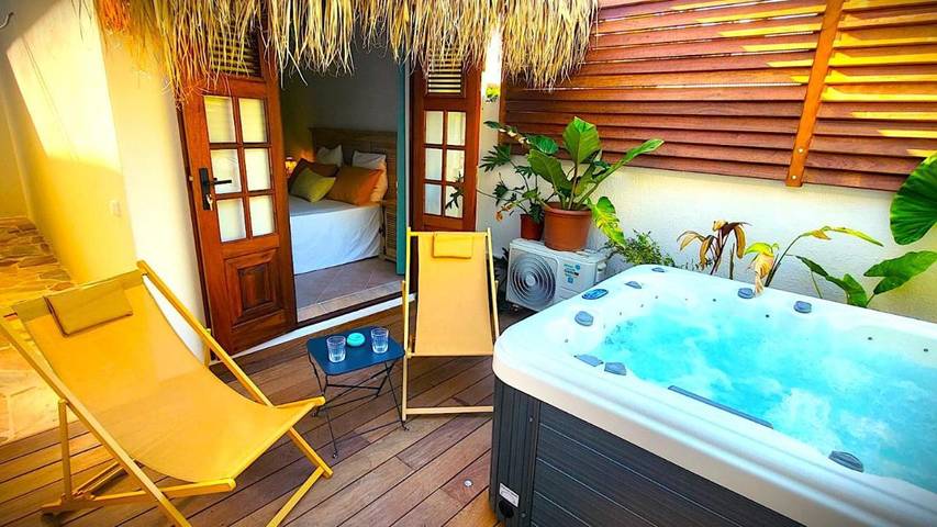 Maison de vacances pour 2 personnes, avec jacuzzi ainsi que piscine et jardin