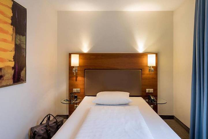 Ganze Wohnung, Sunday Hotel München Airport Freising Standard-Einzelzimmer in Freising, Hopfenland Hallertau