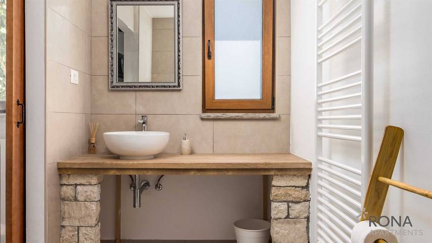 Gîte pour 2 personnes, avec jardin et piscine ainsi que vue sur le lac et terrasse à Buzet - 3