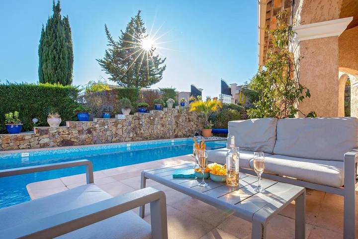 Location de vacances pour 8 personnes, avec jardin et piscine à Les Adrets-de-l'Estérel - 3