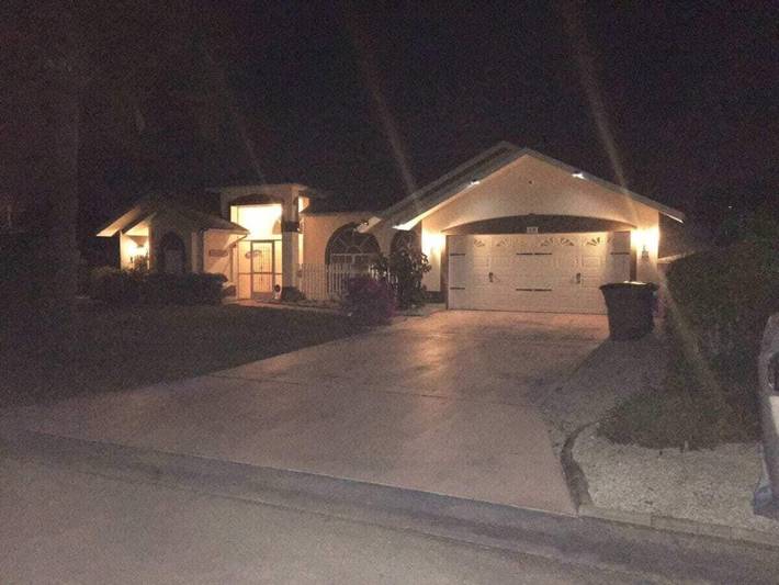 Vacation rental for 8 people, with pool and yard, with pets in Lehigh Acres