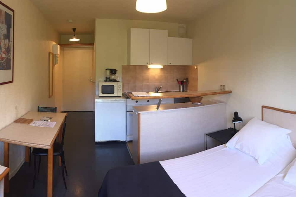 Appartement entier, Location studios meublés au pied des Volcans d'Auvergne in Royat, Parc naturel régional des Volcans d'Auvergne