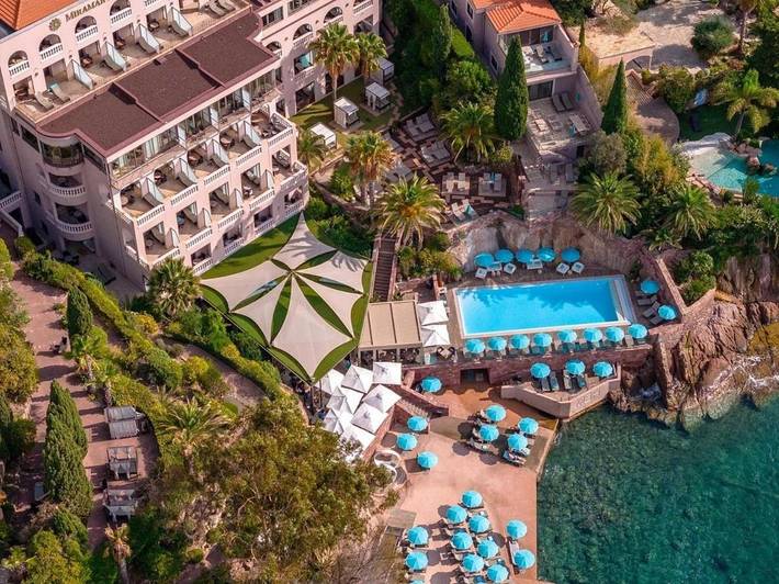 Hôtel pour 2 personnes, avec piscine et jardin ainsi que jacuzzi et sauna, animaux acceptés