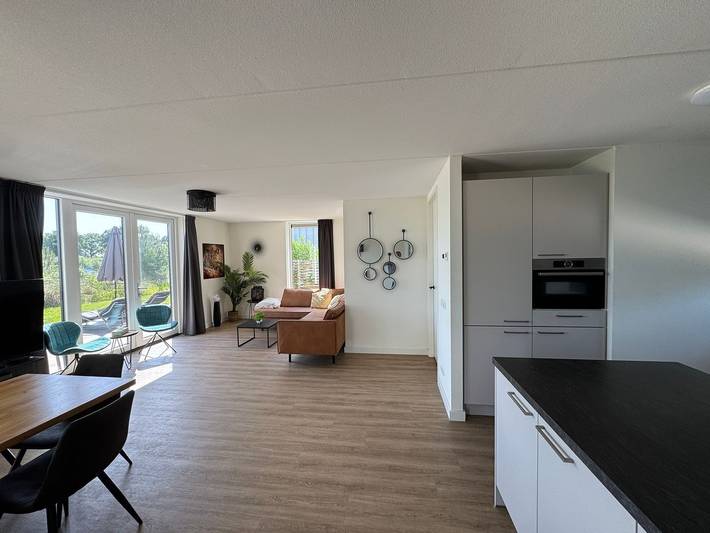 Personen-Villa am See: Privater Strandzugang & Luxus pur in Linden (Niederlande), Nordbrabant