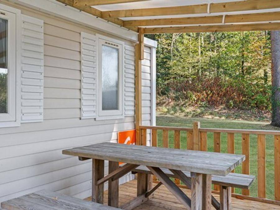 Camping La Scogliera - Mobilhome 4 personas - Mobil-home | Confort | 2 Dormitorios | 4 Pers. | Terraza elevada | Aire acondicionado. in Santa Cesarea Terme, Provincia de Lecce