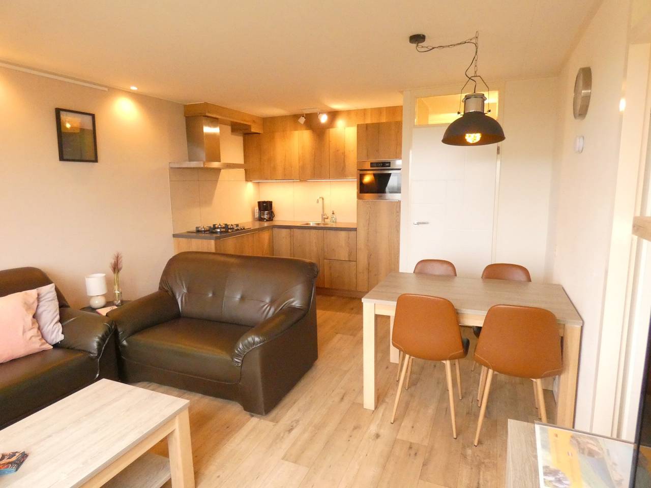 Ganze Wohnung, Schöne Ferienwohnung für 4 bis 6 Personen in Den Burg, Texel. in Den Burg, Westfriesische Inseln