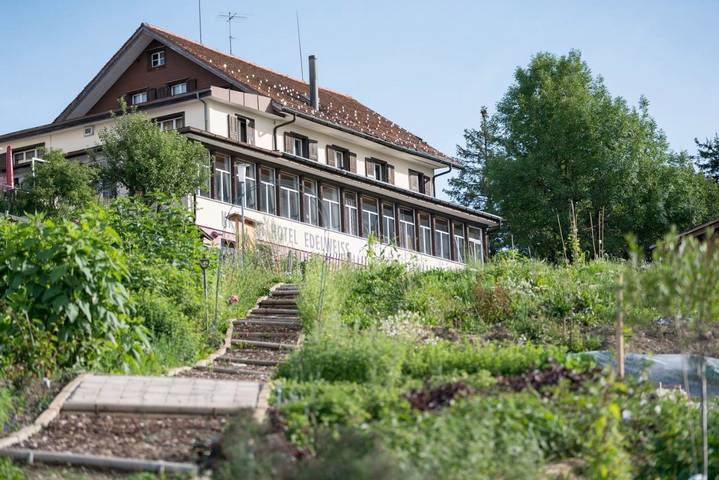 Hôtel pour 2 personnes, avec Balcon et Terrasse ainsi que Jardin et Vue sur le lac dans Rigi Kaltbad