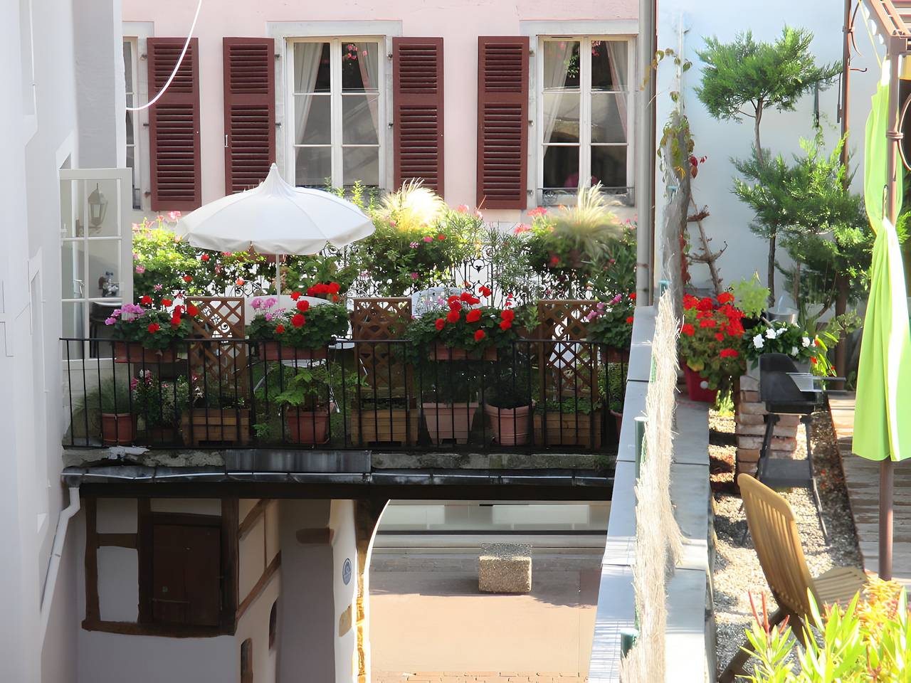 Habitación de huéspedes «Cour Du Weinhof - Chambre Bartholdi» con terraza compartida y Wi-Fi in Colmar, Región de Colmar