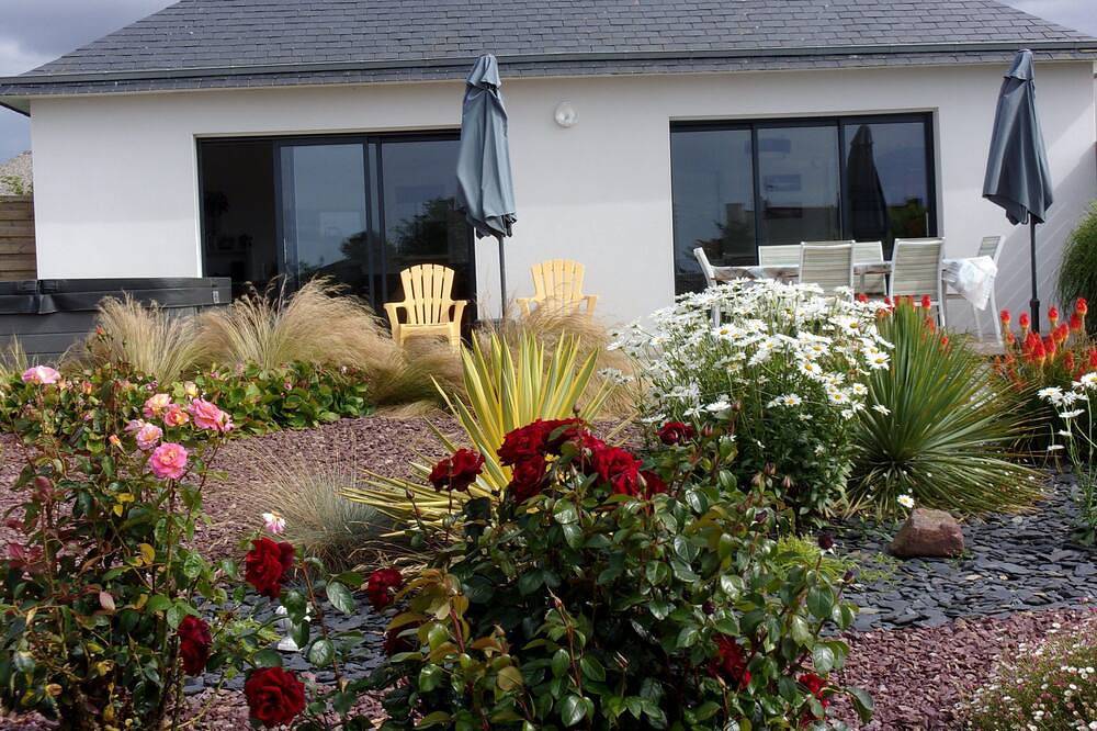 Haus mit Terrasse und Garten. herrliche Aussicht auf das Meer und die Insel Batz. Wifi. in Santec, Ceinture Dorée