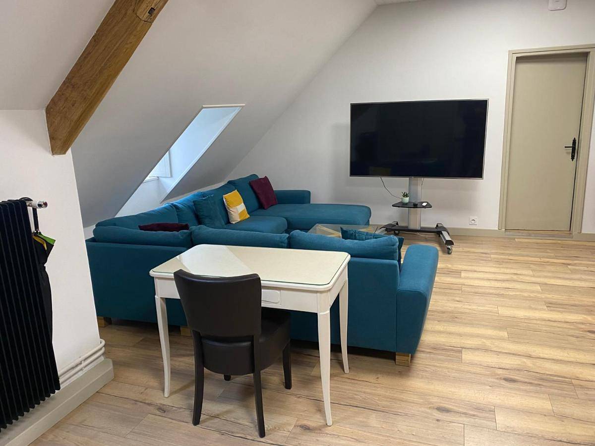 Appartement entier, One-Bedroom Apartment in Verton, Région de Montreuil