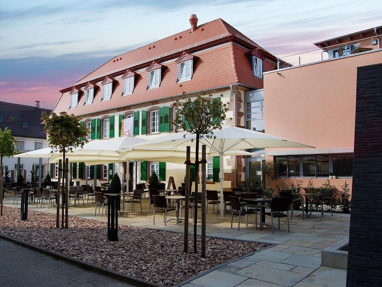 Schlosshotel Bergzaberner Hof - Doppelzimmer, Dusche oder Bad, Wc in Bad Bergzabern, Südliche Weinstraße