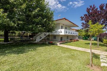 Gîte pour 4 personnes, avec jardin et vue dans Portes