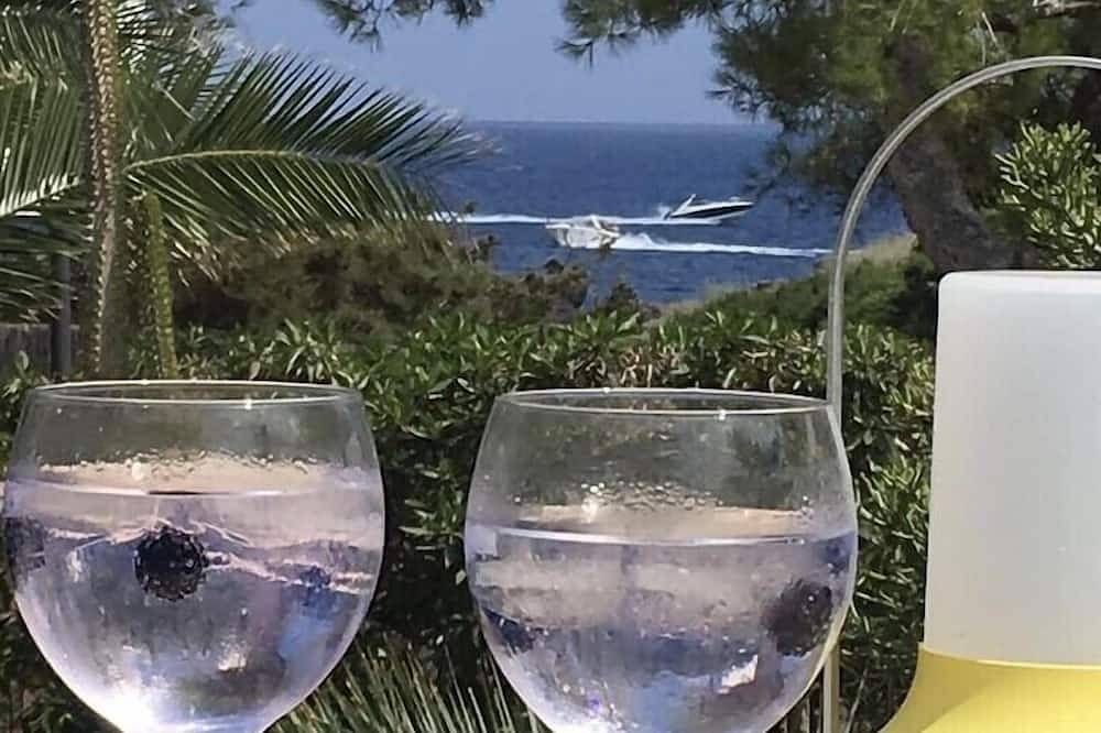 Sea view villa in top location - own pool - 3 bedrooms / 3 bathrooms - everything within walking distance! in Cala d'Or, Santanyí