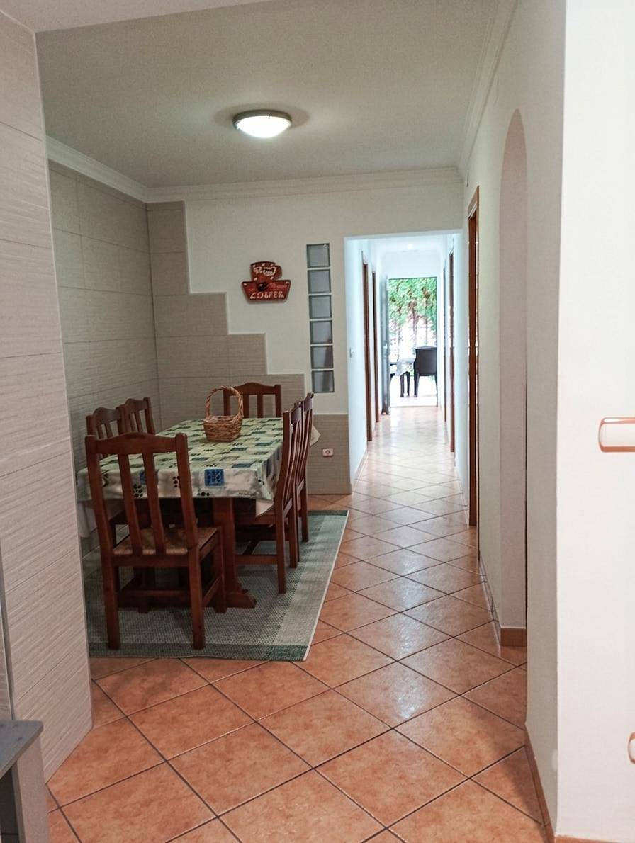 Llamàntol - Charmates Ferienhaus mit privater, möblierter Terrasse in Strandnähe. in Oliva, Costa de Valencia