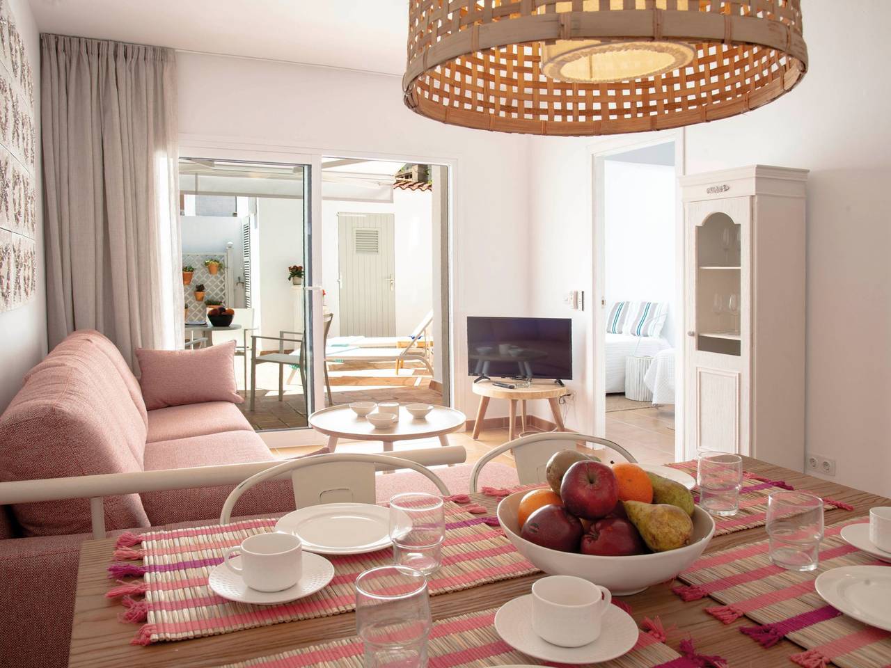 Entire apartment, Appartement 'Serol' mit Terrasse in Capdepera, East Majorca