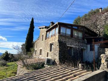 Location de vacances pour 6 personnes, avec piscine ainsi que jardin et vue à Valleraugue