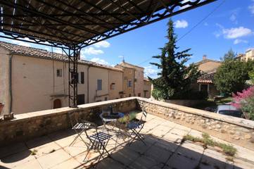 Gîte pour 3 personnes, avec terrasse et vue, animaux acceptés à Puimoisson