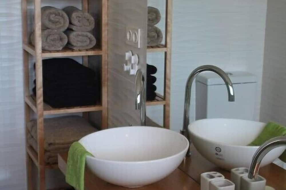 Ganze Wohnung, Moderne 2-Zimmer-Wohnung mit Pool 800 vom Strand entfernt in La Zenia, Orihuela