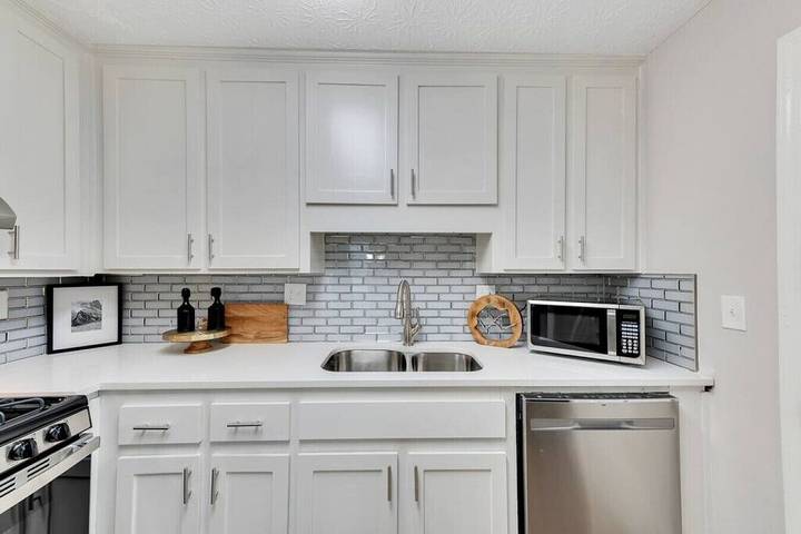 Villa for 4 people, with yard, with pets in Georgia