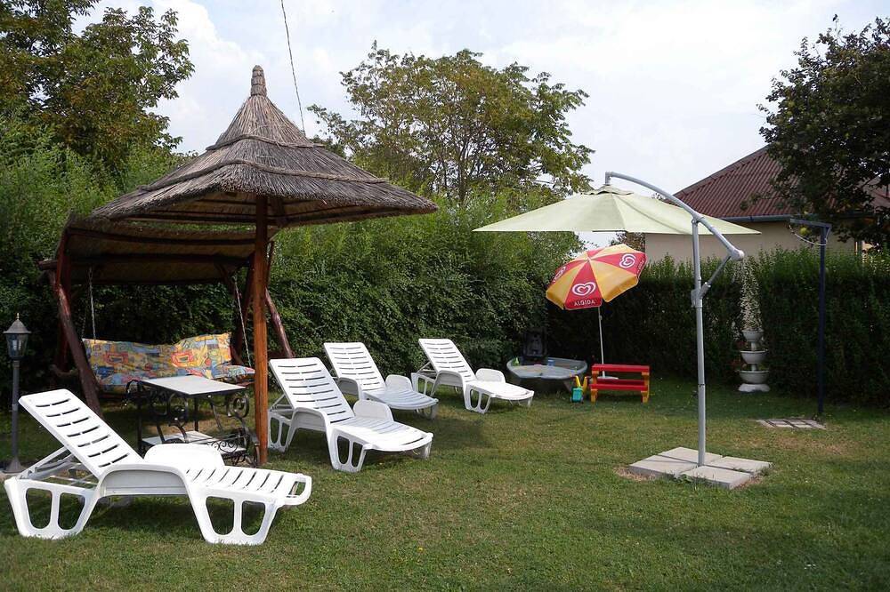 Ferienhaus mit Außenpool und Garten in Balatonkeresztur, Plattensee Südufer