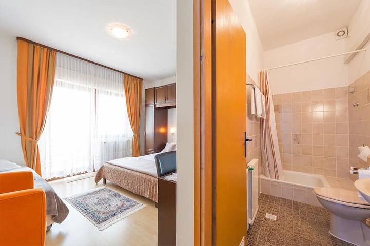 Ganze Wohnung, Pendo 3 Fewo mit Meeresblick, 4 Schlafzimmer, Nahe Strand & Dubrovnik in Općina Župa dubrovačka, Dubrovnik-Neretva